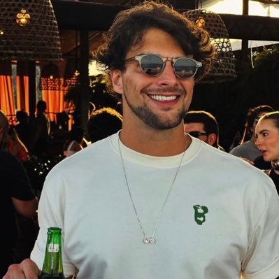 hrsteq's profile picture. Não se emociona pq eu não presto.