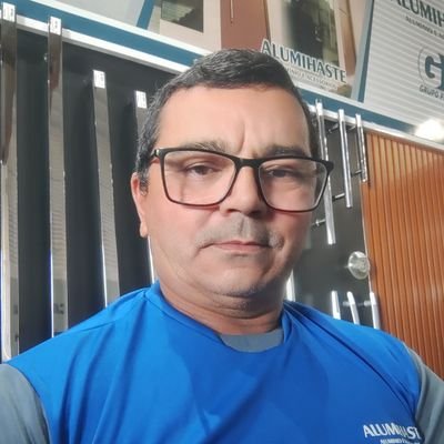 EronSantaRosa's profile picture. Músico amador.  
Amante de futebol.  
A única coisa permanente é a mudança, inclusive de opinião.  
#SDV