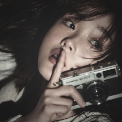 moranvampyr's profile picture. i’m always on the other side, face pressed up against your longing.