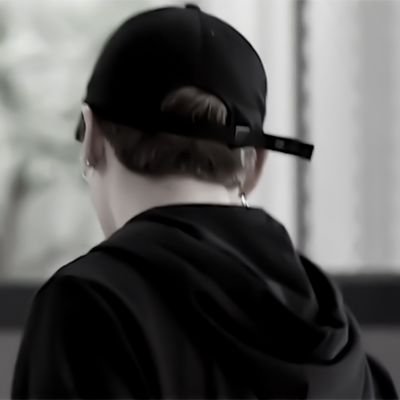 jkhardest's profile picture. ⠀⠀written by flames.