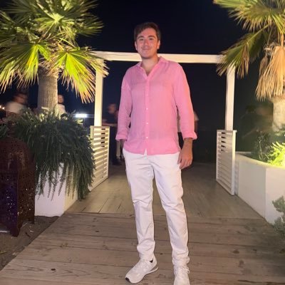 AndreaGulia8's profile picture. Un ragazzo qualsiasi, tifoso del NAPOLI CALCIO⚽️ e BASKET🏀#CanestroAzzurro✍🏼💙