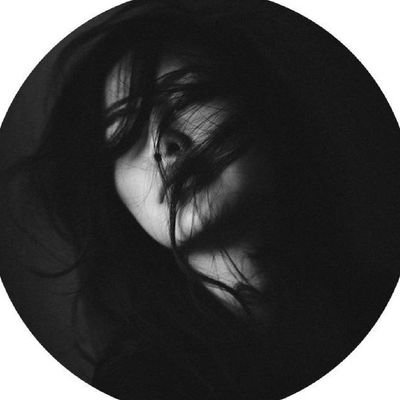 LTaraca5's profile picture. Müziğin ritminde kaybolmuş, anı biriktiren bir yolcu.