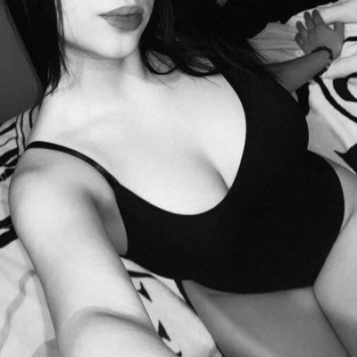 lilheaven35's profile picture. Bi Girl/ Open Dm/ 25yo 💜🩷🔥