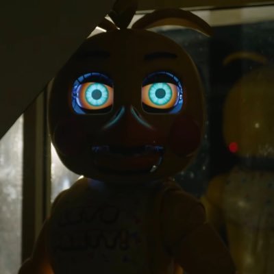 T0YCH1C4E's profile picture. 🧁🍭🐤🌈|| toy chicas no.1!! || 15 - Autistic - artist🖌️🎨 - Cosplayer🎂🍕🎊|| Hyped for the fnaf 2 movie!! Links below🎀🎉🌈