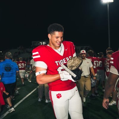 CooperHackett65's profile picture. Class: 2027 | HS: Fort Gibson (OK) | #65 | POS: OL/DL | Ht: 6’7 3/8 |Wt: 275 | 3.8 GPA | Basketball 🏀 | ⭐️⭐️⭐️ ⭐️ ⭐️ | #918-441-7624