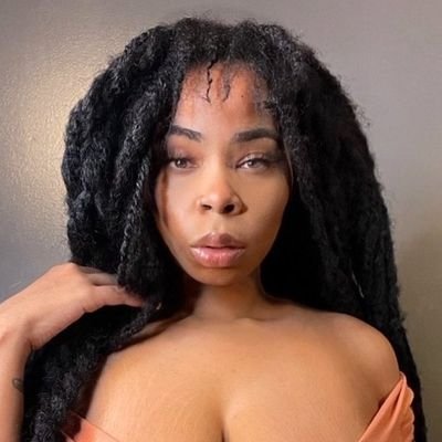 ZionKeshankhan's profile picture. Layladesigns has been cut from its own cloth the past 5years, creating styles that give women charisma👗⚡