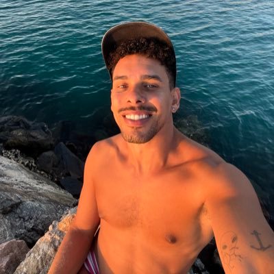 2uc4ss's profile picture. p q fala mal da macumba se eu to comendo essa macumbera