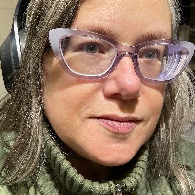 DarlesChickens_'s profile picture. I am fearfully and wonderfully mad