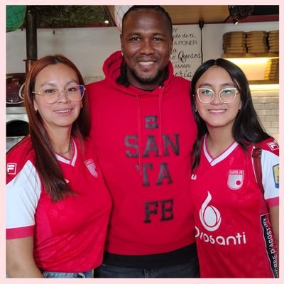 flacangie's profile picture. Psicóloga, hincha Santa Fe, Primeros para la eternidad, gracias a mi papá nace este amor, AMO a mi hija y me gusta el fútbol.