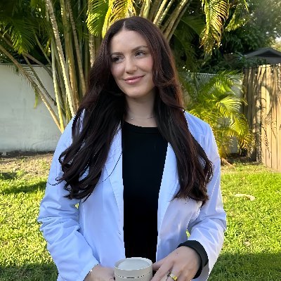 _Celeste_86's profile picture. A neurosurgery resident with a strong curiosity for rare cases in various fields | Enjoying coffee☕, travel✈️, and the little joys in life | 🚫Robots🚫Spam