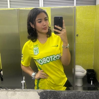 sofiacebi's profile picture. Futura licenciada • 💚🤍Sdvsf 🏎️ Lh44•Op81