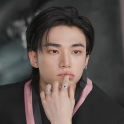 soni_moni19's profile picture. #swiftie'13🧣#army'18💜 #stay'21🧭
                                                          23 • (sʜᴇ/ʜᴇʀ)