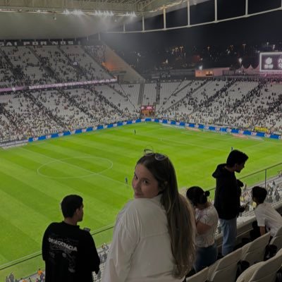 agxbxg's profile picture. psicanálise, nietzsche e mc zoio de gato