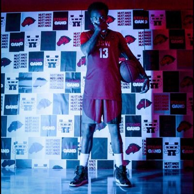 OnickVernon's profile picture. |Vernon Onick III| @USW_MBB| Saved by ✝️| GOLA|