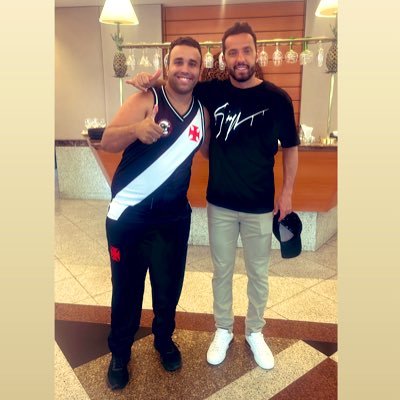 Ptkcrvg9's profile picture. @VascodaGama🖤🤍/ @realmadrid💙/ @Cristiano Ronaldo ⚽️ Sócio torcedor do Vasco❤️ @LFC Acadêmico em Educação Física 🏋🏻‍♂️ fã do @nene10