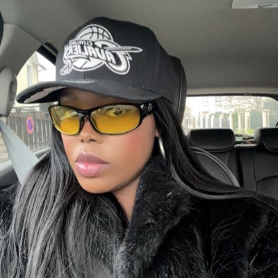 emynobullshhh's profile picture. Keep ya head up. Keep your mind.🧘🏾‍♀️                                                                               #FREECONGO #GLOBALFREEDOM