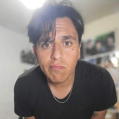 elRubsRamone's profile picture. escucho convoy, a veces pienso.

Lo demás, puro meme.