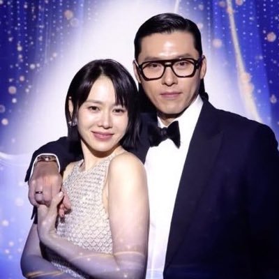 poedamnrn's profile picture. 