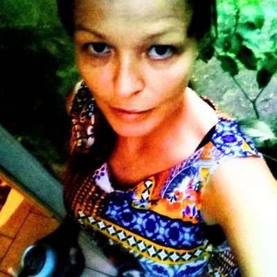 BexThreads's profile picture. Aussie woman. Blockchain. Music. Art. Humanity. Nature. Guitar & Vox 💚😎🎶