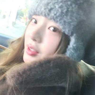 sccpstein's profile picture. 캣츠아이   𖦹   뉴진스    𖦹   에스파