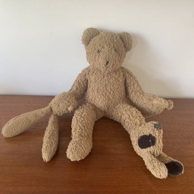 ayrtn100's profile picture. 1 9