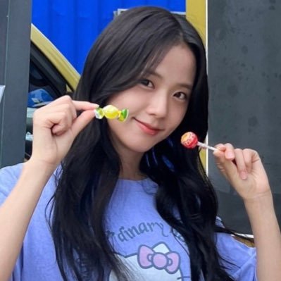 blurrynina's profile picture. 