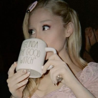 bennylimns's profile picture. julgo seus tweets