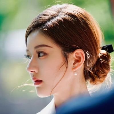 ptulih's profile picture. ָ࣪ ˖ 𖦆 . . .  𝗯𝘂𝘀𝗶%𝘀𝗶𝘁𝗲  ৎ୭  A beautiful valley lies behind the hill. My alternative home to share story, 999.