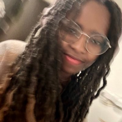 yoli_magazi's profile picture. “this girl has won the right to be ordinary” — Imtiaz Dharker, A Century Later 🌸 |don’t touch my hair|