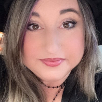 WindPixie's profile picture. California daydreamer, photographer, travel, crochet, artist, crafter, DIY, writer, animal advocate, empath, coffee, beach, forest, nature fairy 🌼🏹 #Caryl