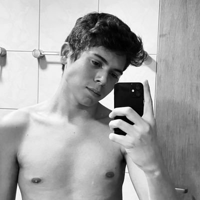 llrubyyj's profile picture. 🖤💖
                       !BLINK FOREVER AND ANITTER