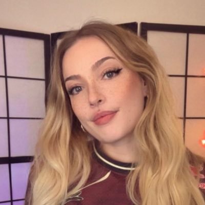 Heikaa__'s profile picture. Tous les jours en stream à 15/16h (le week-end à 13h) https://t.co/c5Mr0sCF0O #KCORP