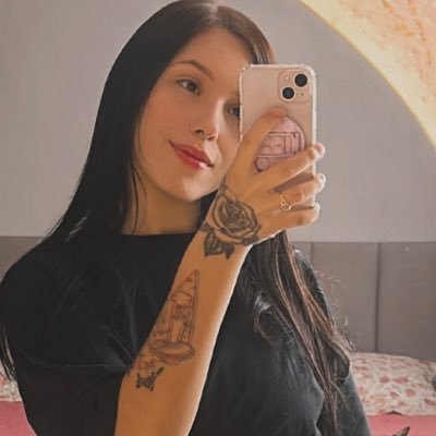 louisthinwg's profile picture. mãezinha da yoruichi, mikasa 👼 e nero. vózinha do ryuk 👼, filó 👼, luffy 👼 e komugi