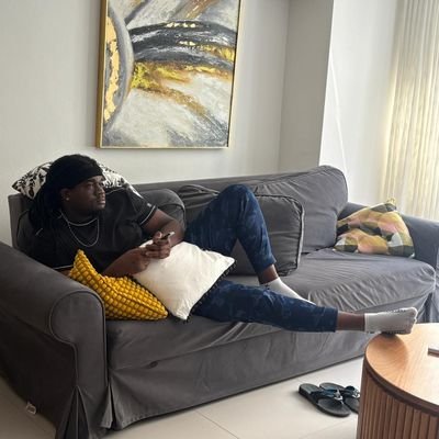 elsinkiHh's profile picture. fizik foumi🐜, fòs elefan👣