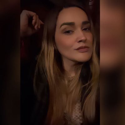 Charciita's profile picture. Espectadora de romances, protagonista de tragedias✨🪐🫧🌙