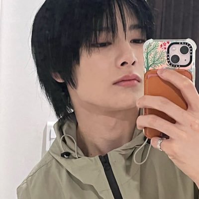 reajeonginista's profile picture. jeongin dice flansi te amo