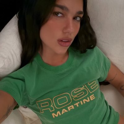 heythaya's profile picture. it’s good to see me, isn’t it? 🫧