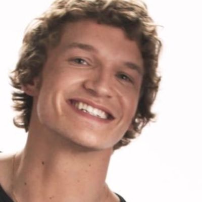 buckysemail's profile picture. { she / her } ✰ for my stars