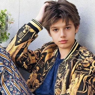 BlakeHawkster's profile picture. Im here for fun and to love my boyfriend Jason . i got a few great friends thats all i need . I  play hockey . Don't be rude with me please!