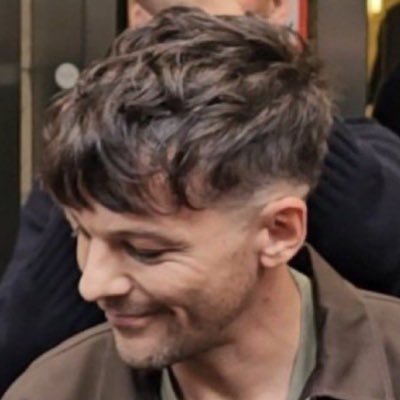 louiesgfx's profile picture. ⋆˚࿔ just come on over watch the satellites pass by @musttbeluv • 21 𝜗𝜚˚⋆