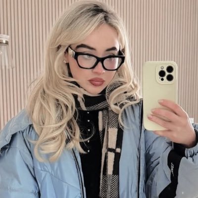 cemeuteryblues's profile picture. dancing with the devil, in the pale moonlight.