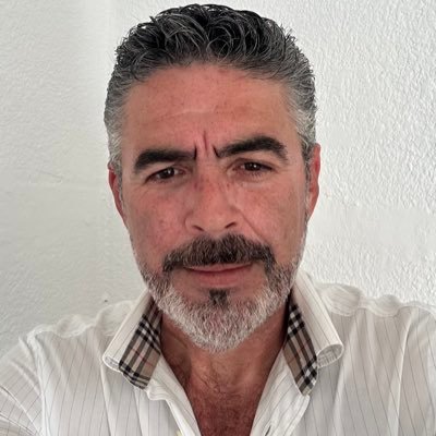 quecho711's profile picture. sol, arena y mar 🌊