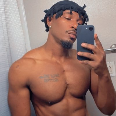 someseddie's profile picture. 33 🤪 | ATL 📍| Aquarius Gang ♒️ | Massage Bae 💆🏾 subscribe to https://t.co/06zGlb522a