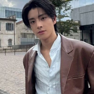 cumikrring's profile picture. p