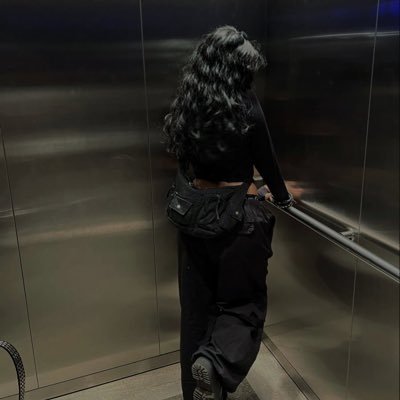 thelastfiresign's profile picture. I create ambiance and space. cool like December. ⏾