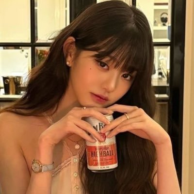 wonygx's profile picture. *ೃ༄ 𝑺w͟a͟n͟ 🦢 *･῾ ⌇ 𝐉ang 𝐖onyoung : the stunning center of 𝐈𝐕𝐄, captivates everyone with her 𝖊𝖑𝖊𝖌𝖆𝖓𝖈𝖊 and charm.