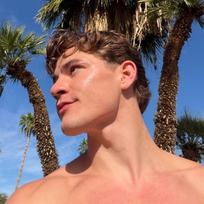 OliverMxxx's profile picture. looks like you found me👻  🫶🏻  @SWCollegeBoys  👬@cartercollinsx https://t.co/o2oTvbQRkK
