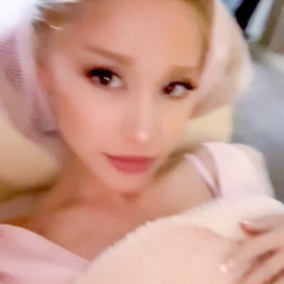 betteroffev's profile picture. for a moment, i knew cosmic love ୨୧ ✩₊˚.⋆☾⋆⁺₊✧