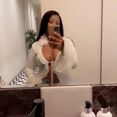 zee_honey's profile picture. Cultivate the habit of being grateful.| GOD |Sports | Literature📕 | Fashion |Tech | 🇿🇦📧:zeezwane66@gmail.com