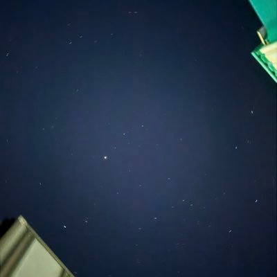 2DfFOlM35E65591's profile picture. 